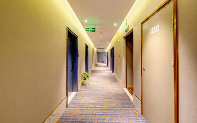 Lanou Hotel (Nanchang tengwangge bayigan subway station store)