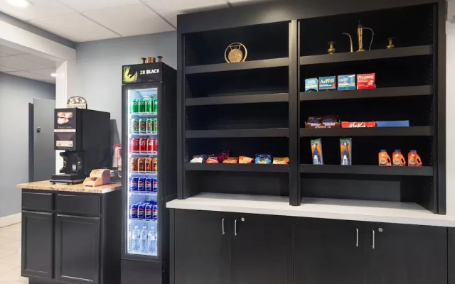 Super 8 by Wyndham Riverside AL