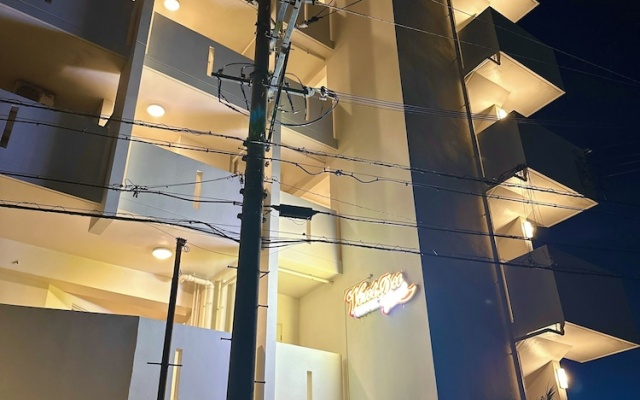 SunSea Okinawa Stunning Ocean View 2BR Sleeps 6 20 min from Airport 3 min to Shopping Mall — 4-star hotel in Urasoe