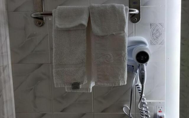 Hotel Key LaGuardia Airport