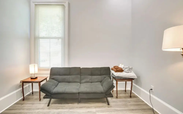 2 Mi to French Quarter: Walkable Nola Home