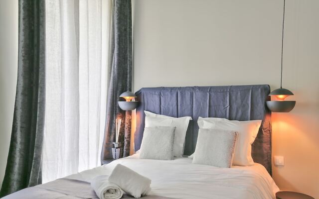 70 - Authentic Parisian Flat