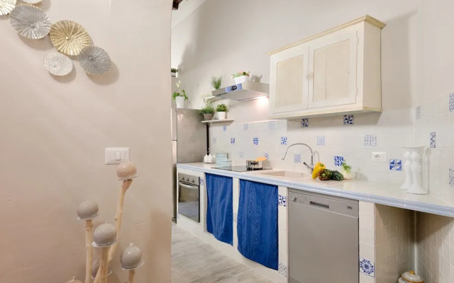 Santa Croce Cathedral by Mmega