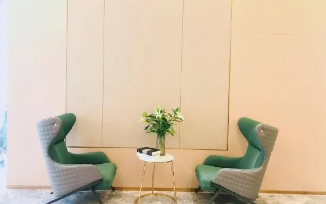 Orange Hotel （Yining  Wanrong Square  Hanbin Park）