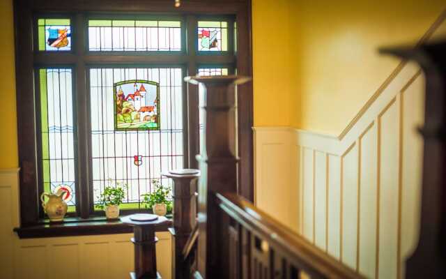Dashwood Manor Seaside Bed & Breakfast