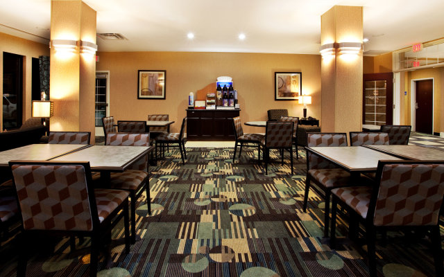 Holiday Inn Express Hotel & Suites, a Baton Rouge-Port Allen, an IHG Hotel