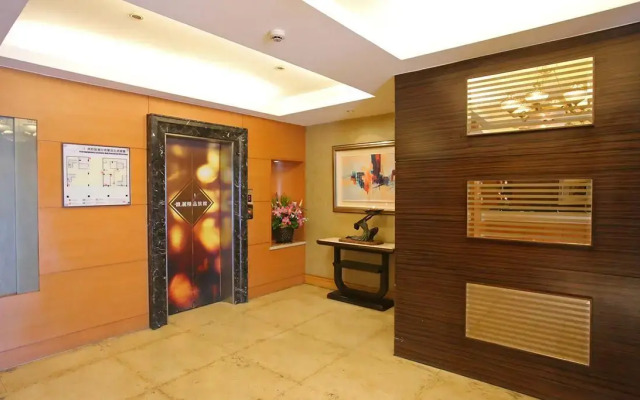 Elegance Hotel