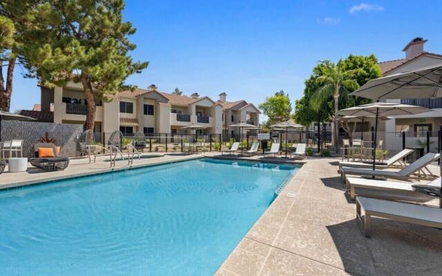 CozySuites TPC Scottsdale with pool 2