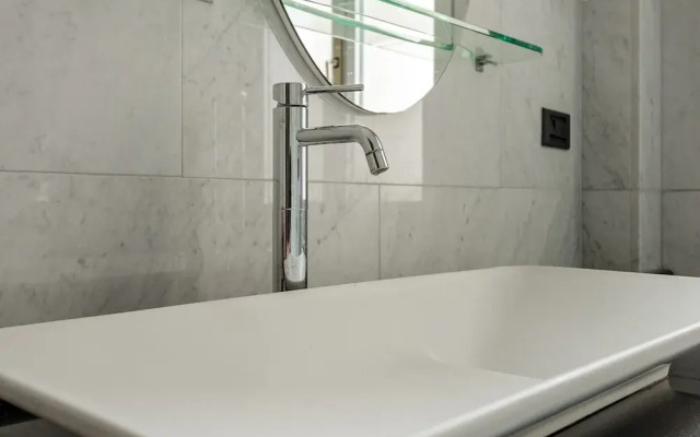Elegant Apartment Near Duomo