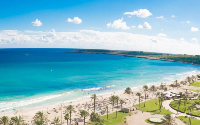 CM Playa del Moro Hotel