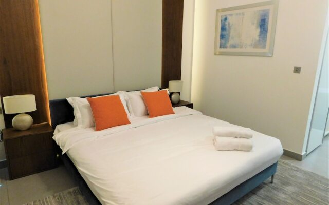 Luton Vacation Homes - Royal Bay