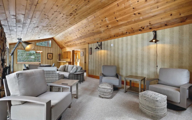 Tahoe Forest Chalet 3BR House w/ Mountain Views