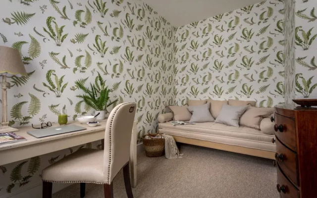 Charming Mews House in Historic Winchester