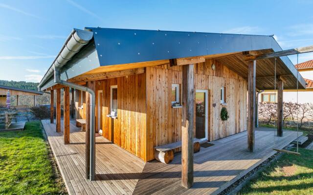 Quaint Chalet in Harreberg with Garden