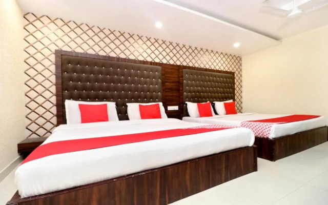 Azaad Lifestyle Hotel by OYO Rooms