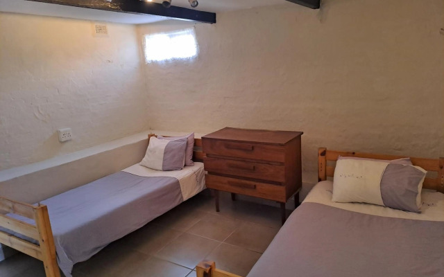 African Sky's the Limit -Quiet, peaceful self-catering