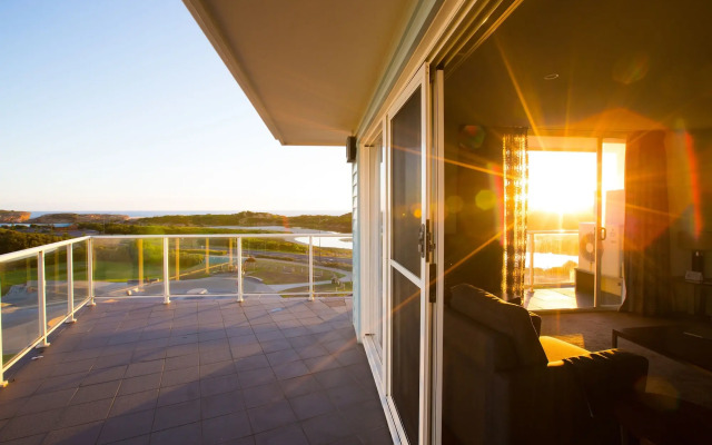 Lady Bay Resort