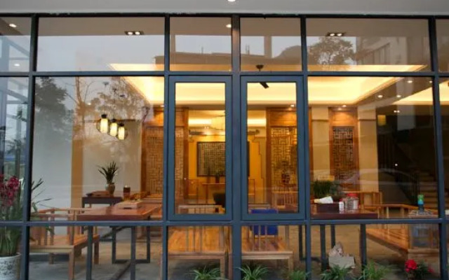 Xiangyunge Holiday Hotel