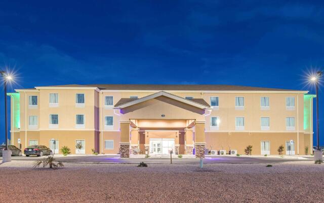 Quality Inn & Suites Carlsbad Caverns Area