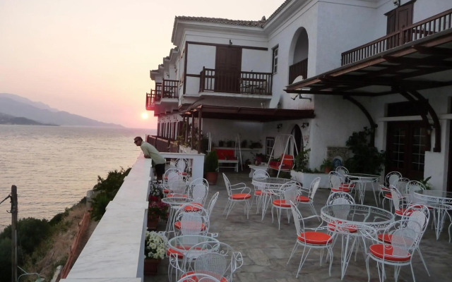 Mirini Hotel