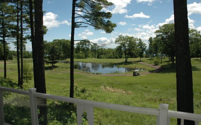 Apostle Pines 4 by Winfield Inn