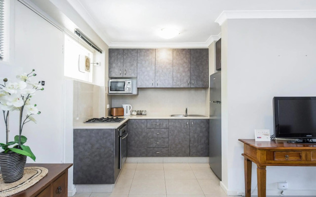 Studio 3 - ground floor Fremantle apartment