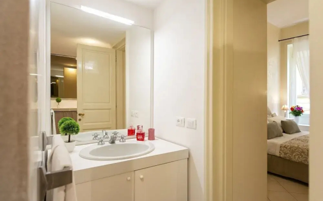 Rome Trevi Fountain Apartment
