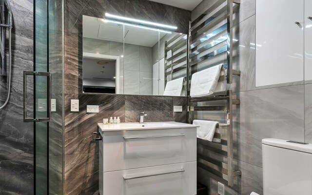 QV CBD 2 Bedroom with Wifi Parking - 972