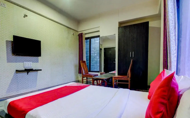 Oyo Flagship 805380 Gandharva Lodging