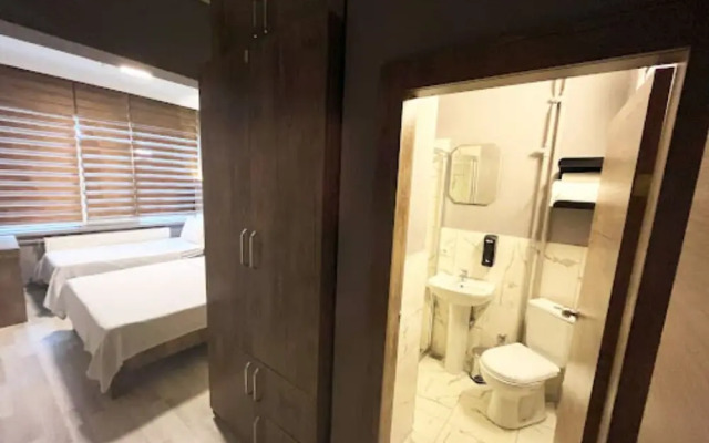 Karadeni̇z Otel