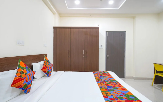 Fabhotel Frendz
