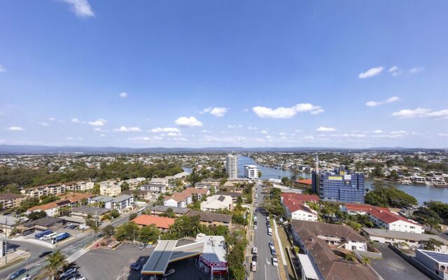 Oaks Gold Coast Hotel
