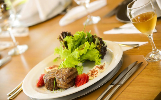 Nadai Confort Hotel e Spa