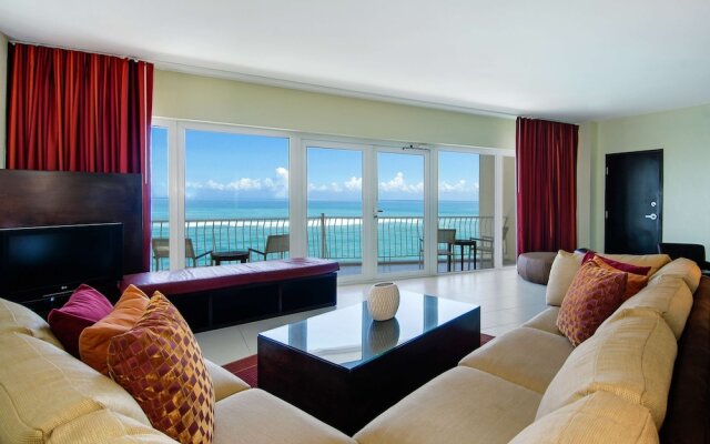 San Juan Condado Plaza, Curio Collection by Hilton