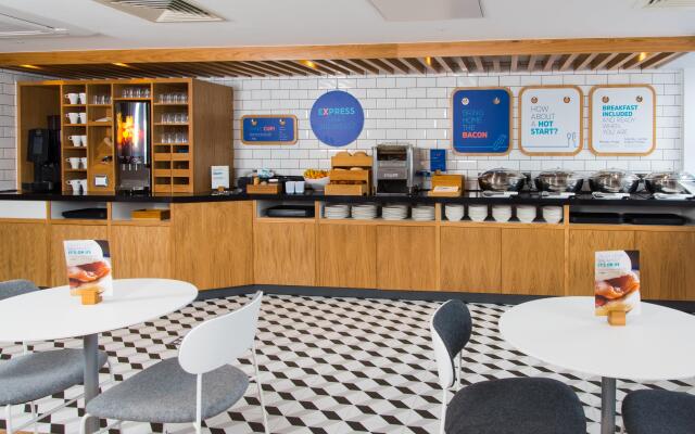 Holiday Inn Express Cardiff Bay by IHG