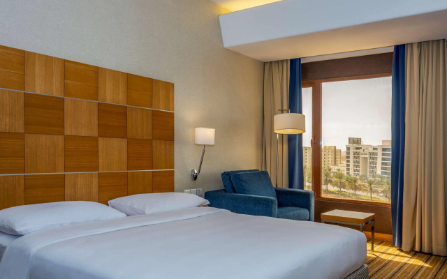 Golden Tulip Muscat