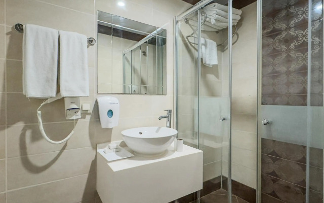 Concordia Celes Hotel