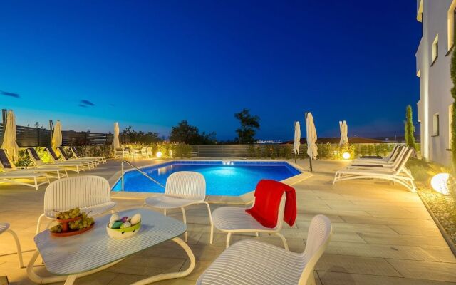 JAZZ at Rova Apartment Lun