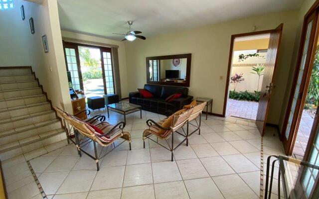 Casa 3 Dormitórios Jurere Internacional