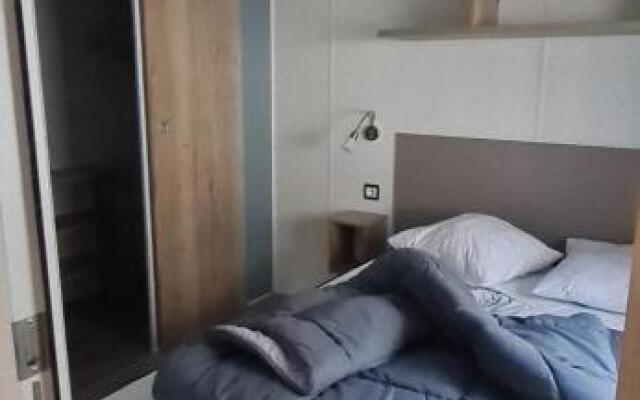 Mobilhome 2 ch,1 salon 40m2 de Charme dans camping ***