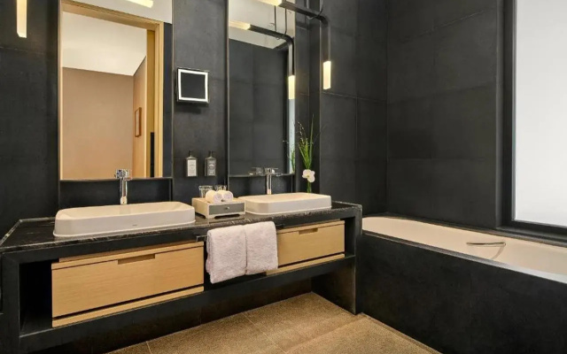 Secan Hotel Qingdao, Curio Collection By Hilton