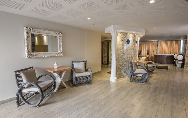 Sandrine Hotel & Spa