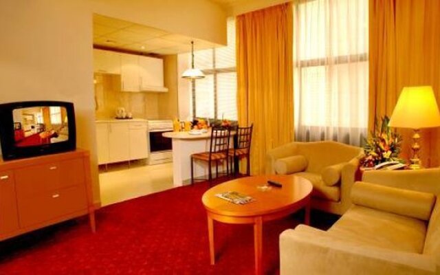Golden Tulip Delma Suites