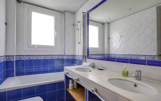 Lovely 3 Bed Apartment In Gracia