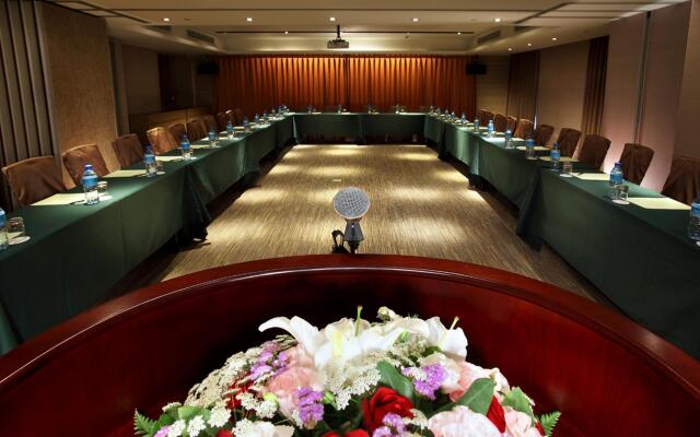 Two Tails Hotel Luzhou