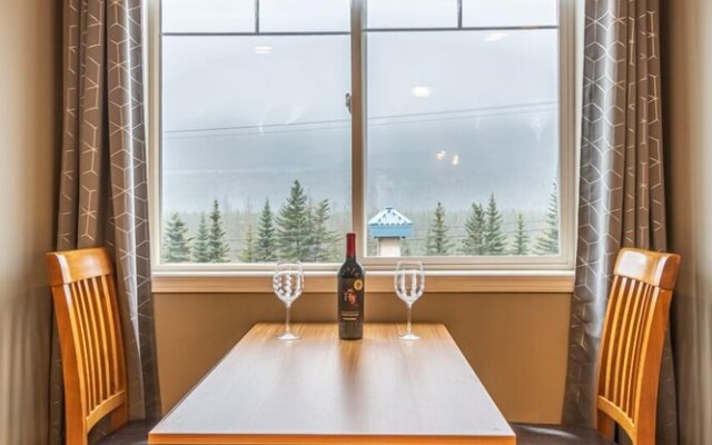 Banff Boundary Lodge-Mountain View Condo