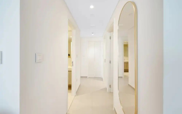 Durrani Homes - Majestic 4BR at Downtown