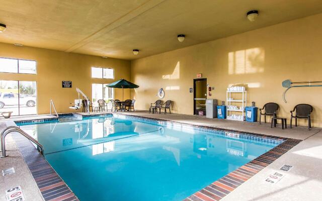 Ardmore Inn & Suites