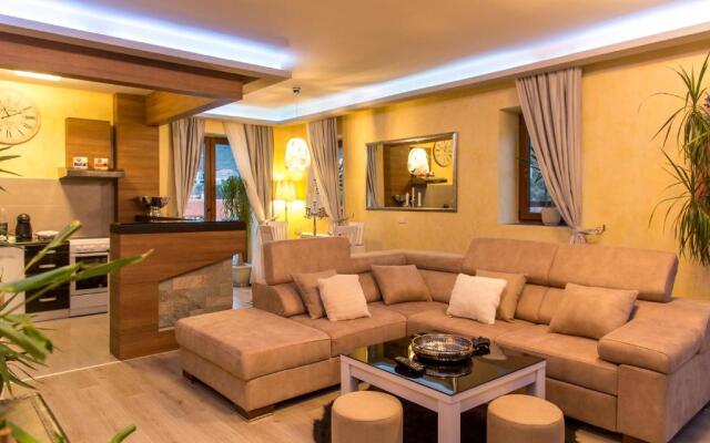 Blanche Cliff Apartments