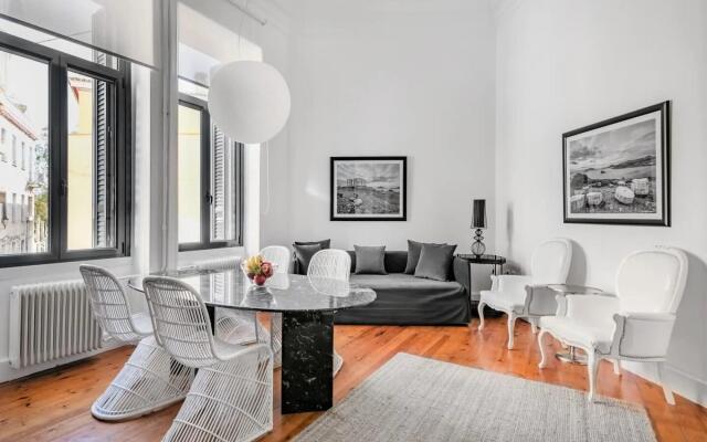 Art Pantheon Entire First Floor (Four-Bedrooms)
